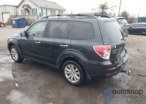 2011 Subaru Forester 2.5X Premium из США, поврежденный, VIN JF2SHADC8BH778760